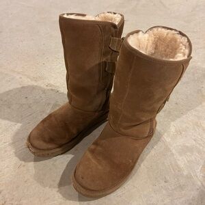 UGGs with bows size 6
